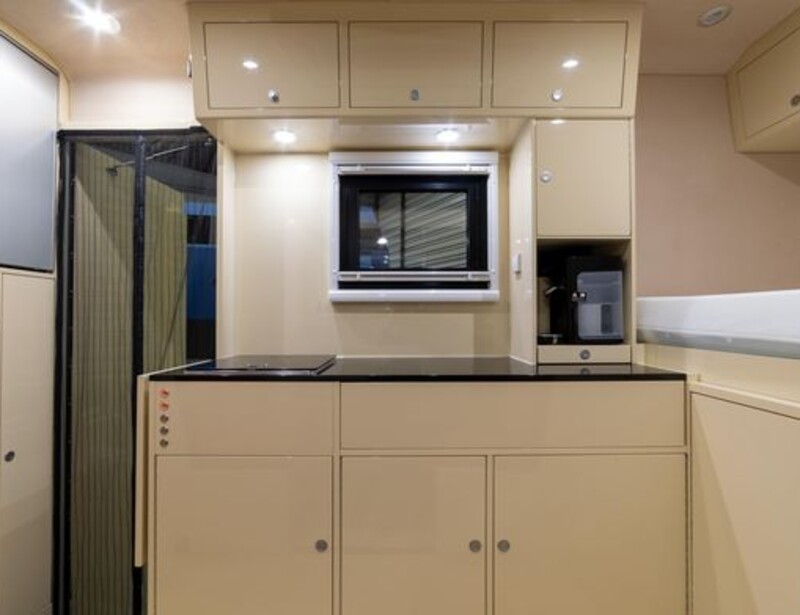 VW Crafter mit integrierter Wohnkabine