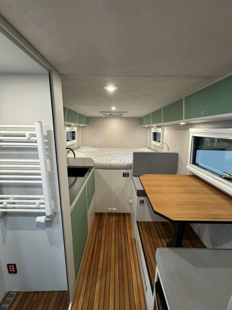 Mercedes Unimog U4023