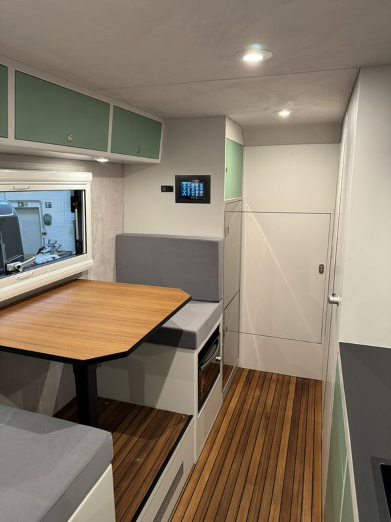 Mercedes Unimog U4023