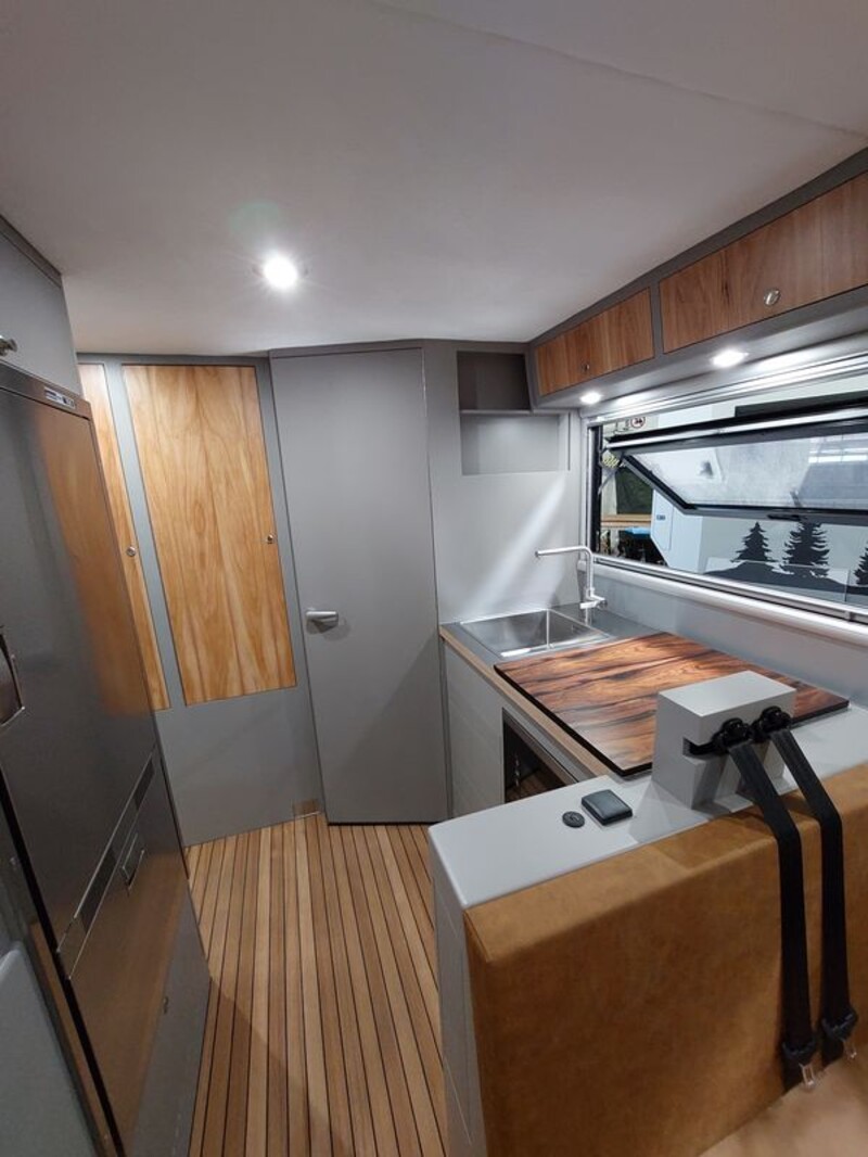 Mercedes Unimog U4023