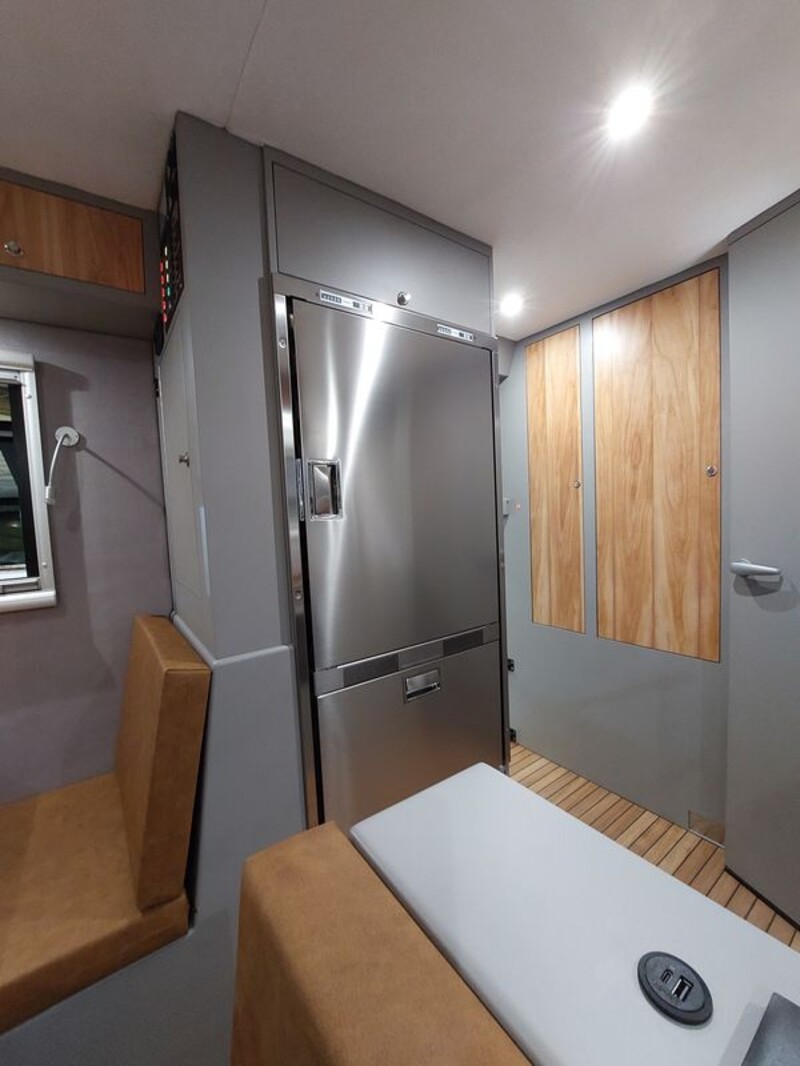 Mercedes Unimog U4023