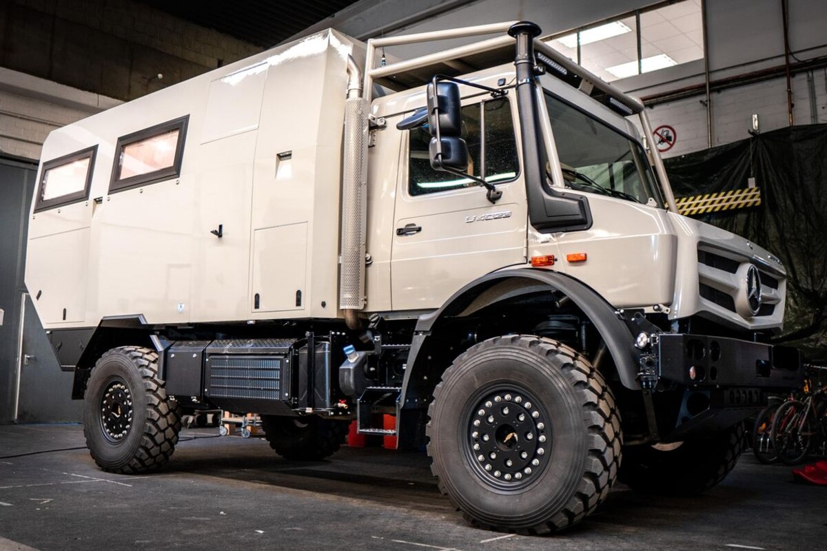 Mercedes Unimog U4023