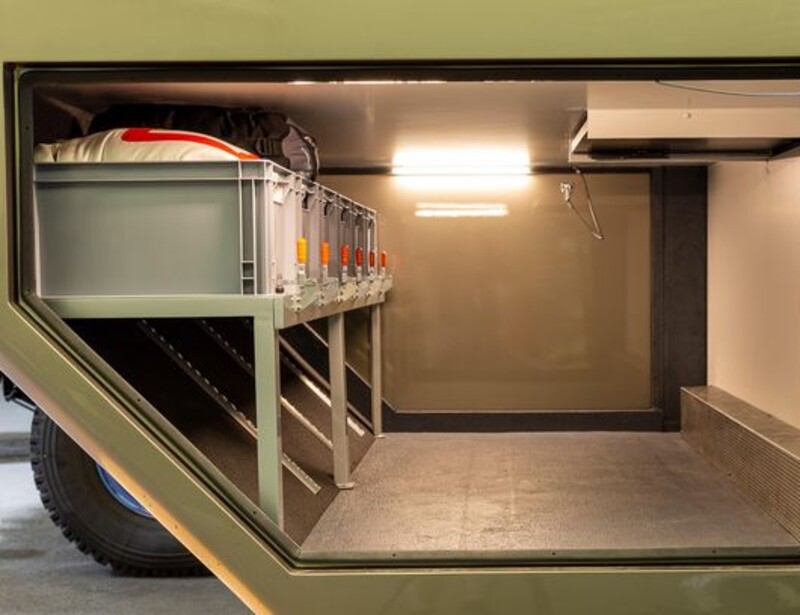 Mercedes Sprinter mit integrierter Wohnkabine