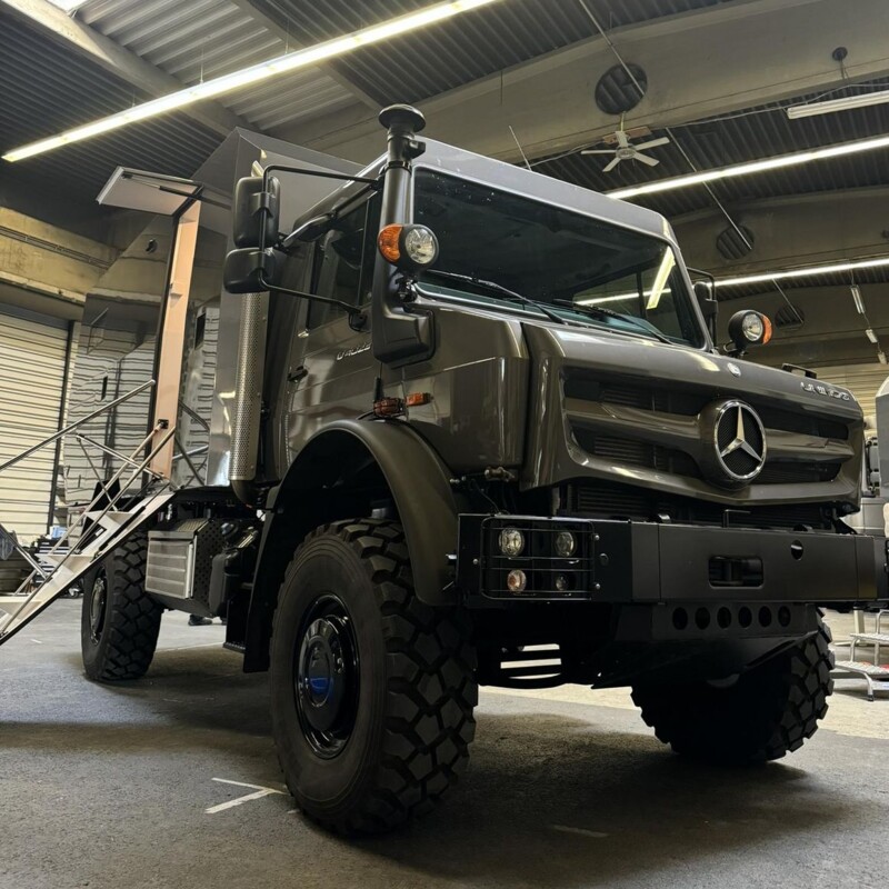 Mercedes Unimog U4023