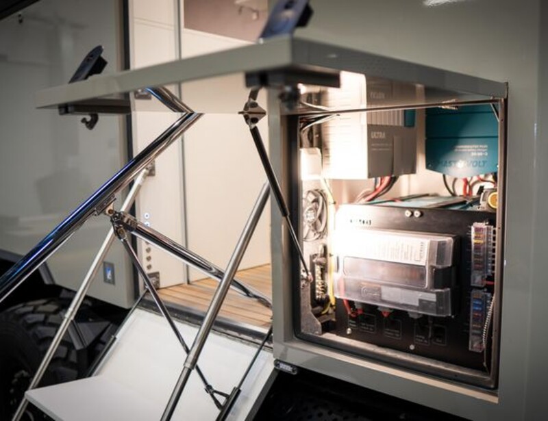 Mercedes Unimog U4023