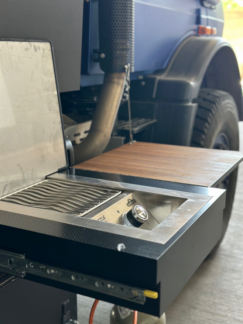 Mercedes Unimog U4023 – Ausstellungsfahrzeug