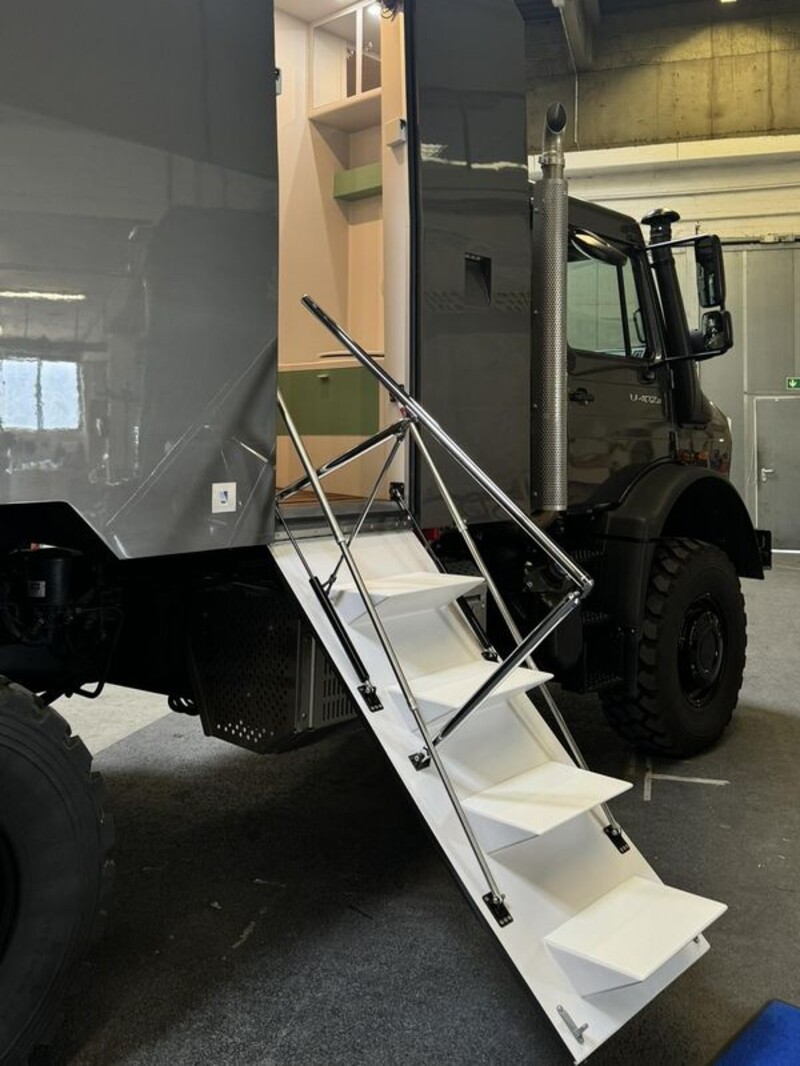 Mercedes Unimog U4023