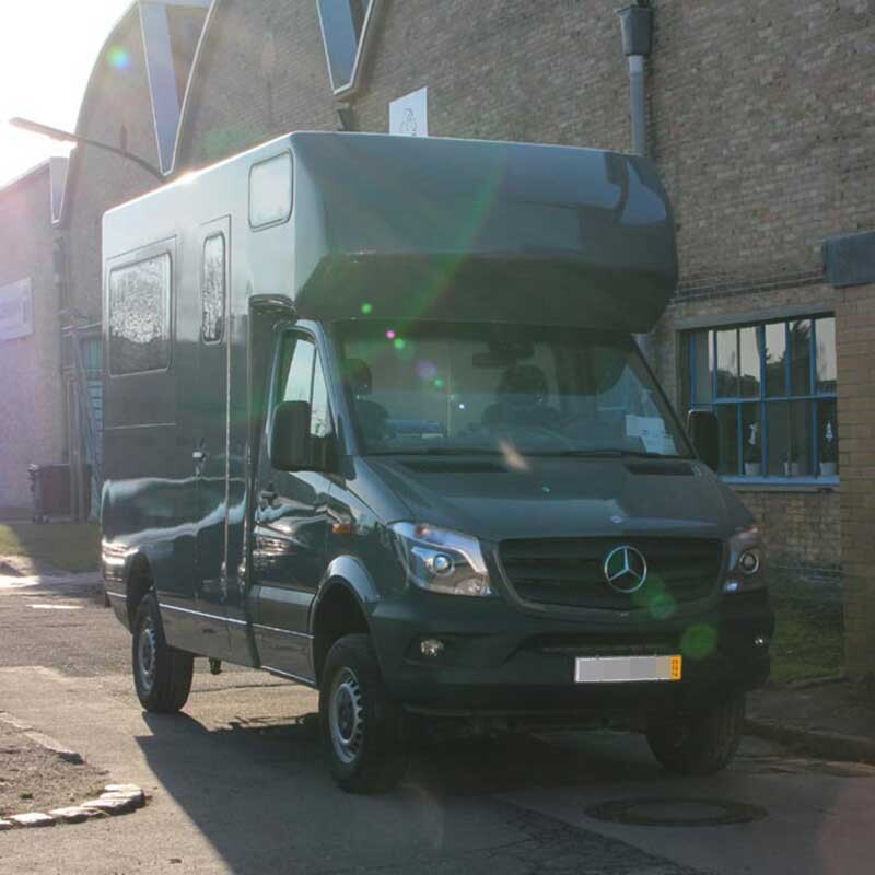 Sprinter mit integrierter Wohnkabine