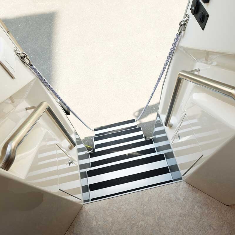 Mercedes Unimog U2450L 6x6