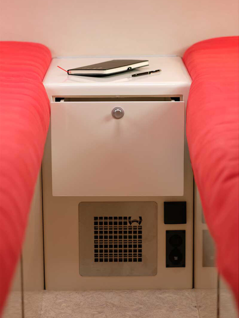 Mercedes Unimog U2450L 6x6