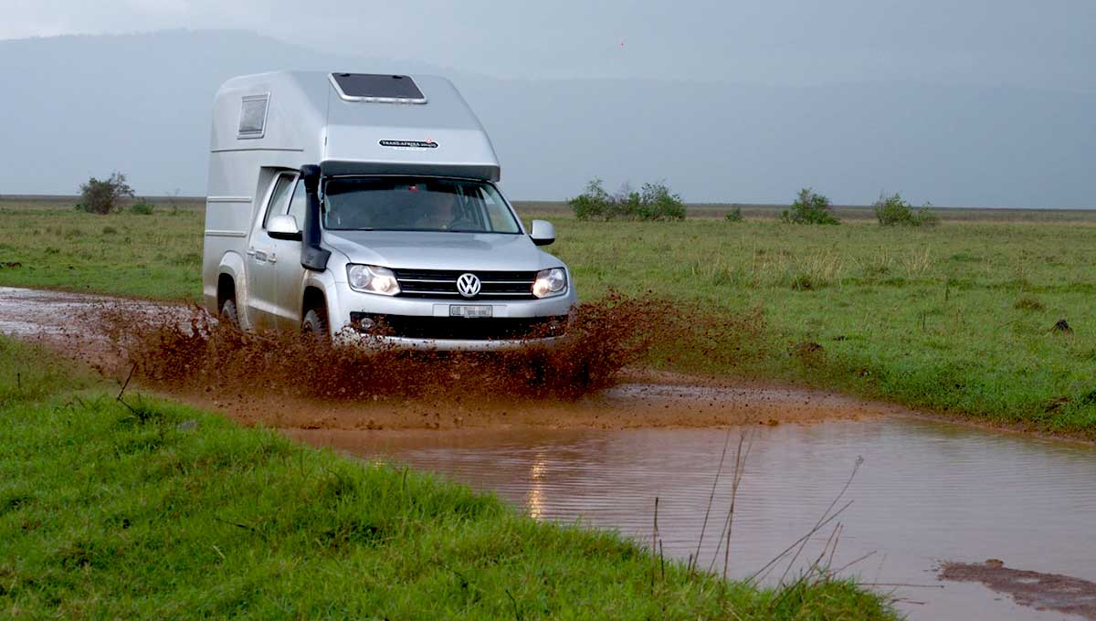 VW Amarok mit Leichtbaukabine in Tansania
